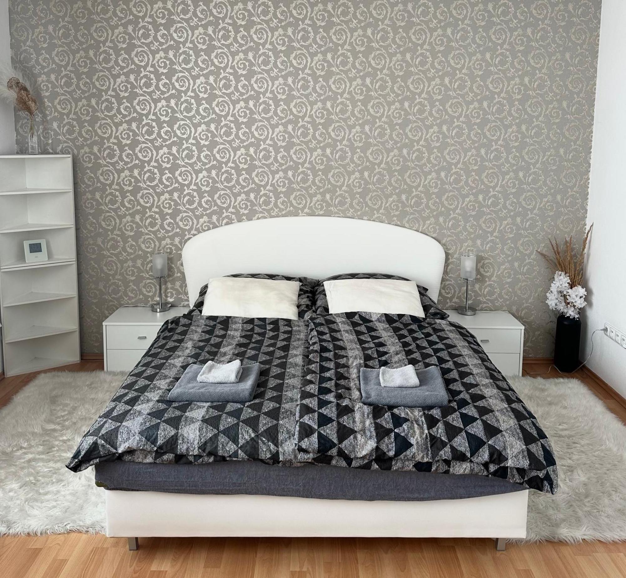 Cozy Apartment Near Hockey & Football Arena براتسيلافا المظهر الخارجي الصورة